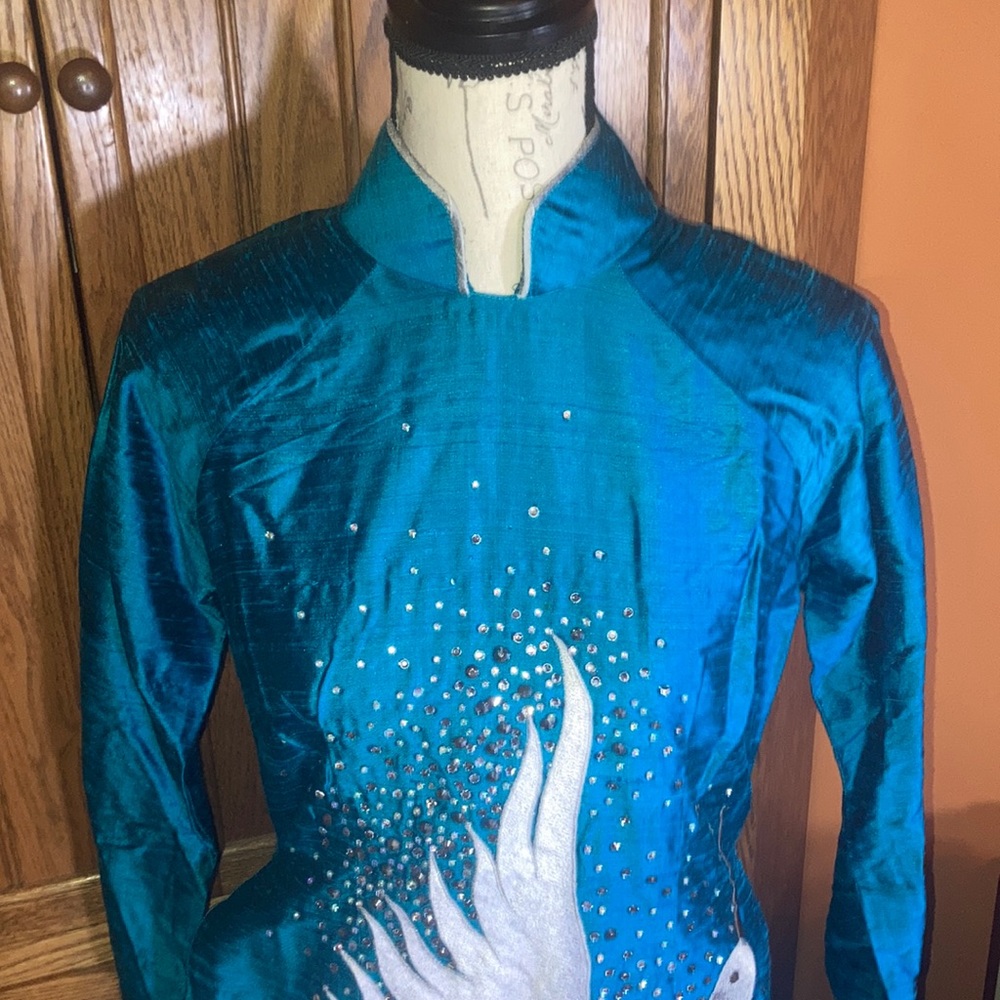 Vietnamese AO Dai style costume dress swan - Picture 3 of 10